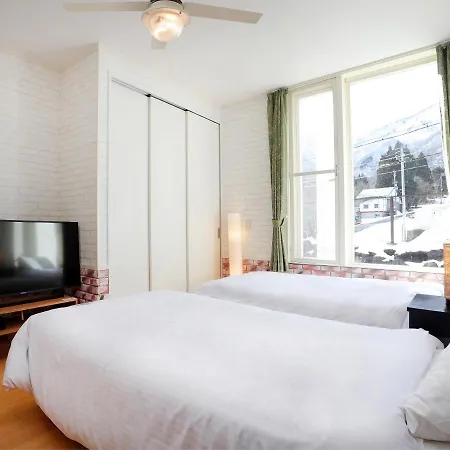 Lift Inn Hakuba Goryu Exterior photo